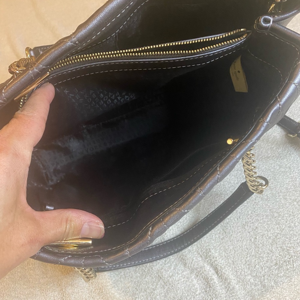 COPY - Kate Spade Silver Quilted Shoulder Bag with Gold hardware - Picture 13 of 13